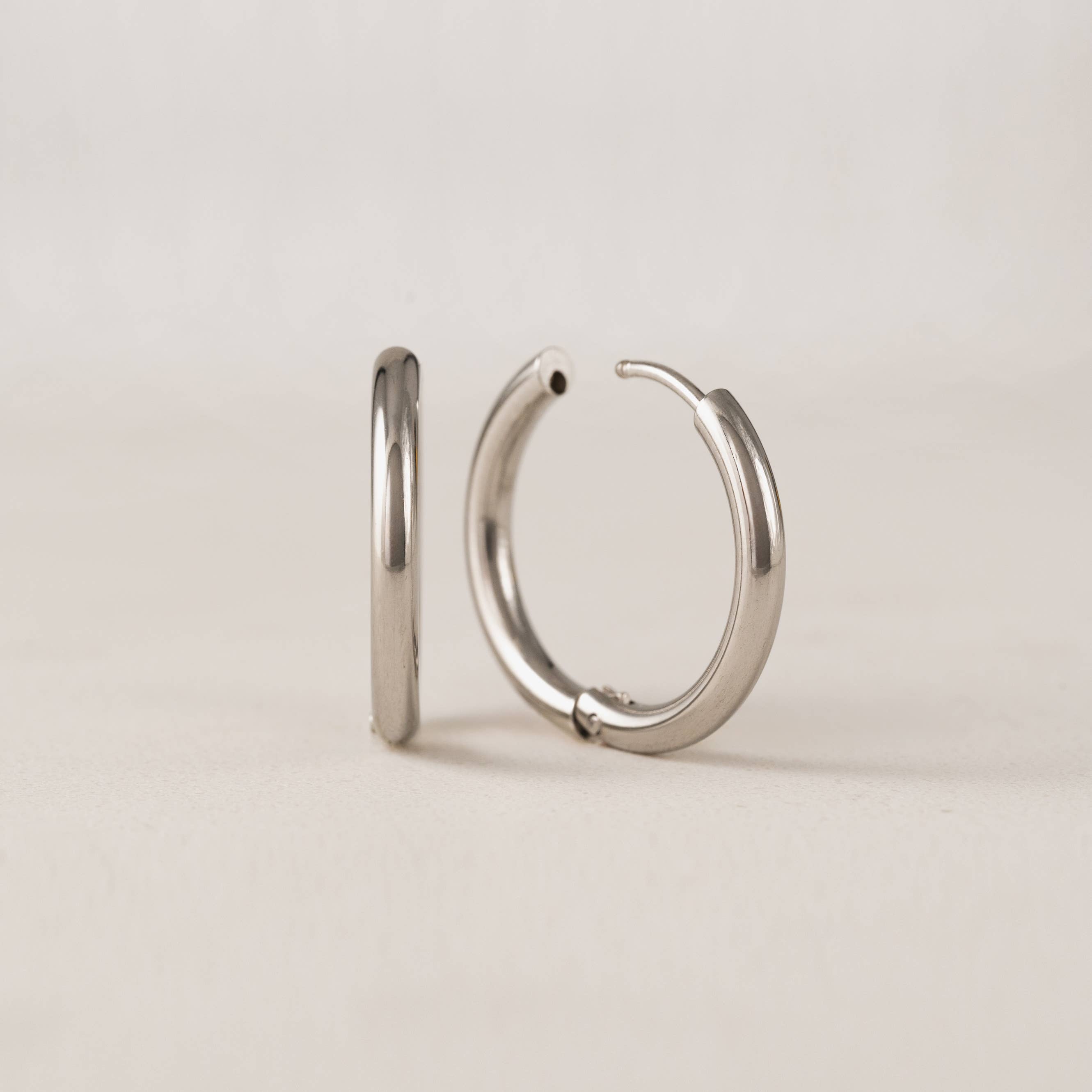 Lover's Tempo Jewelry - Wholesale Hoop Earrings - Tube 20mm Hoop Earrings1