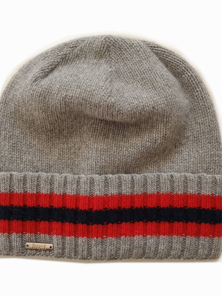 Berretto lavorato a maglia in cashmere e merino con risvolto, vestibilità aderente. per la vendita all'ingrosso da parte di Frost Hats
