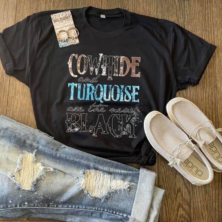 Western-T-Shirt mit Kuhfell- und Türkis-Design für den Großhandel von Southern Attitude Designs Inc