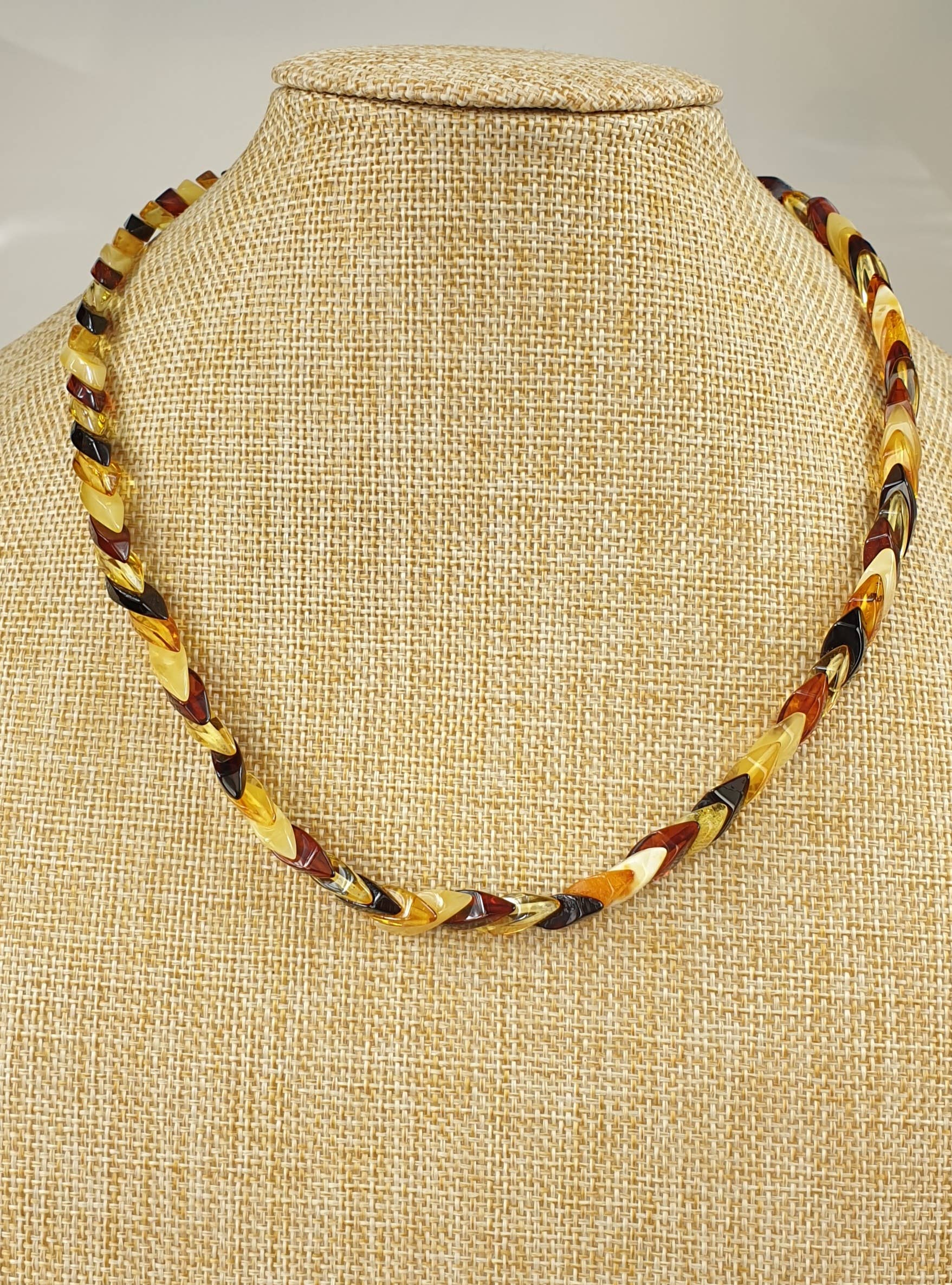 AmberLithuania - Venta al por mayor Collares de cuentas/perlas - Collar de ámbar Collar de piedras preciosas de ámbar báltico real para adulto8