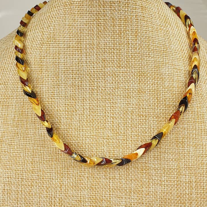 AmberLithuania – Großhandel Perlenkette – Bernsteinkette echte baltische Bernstein-Edelstein-Halskette für Erwachsene8