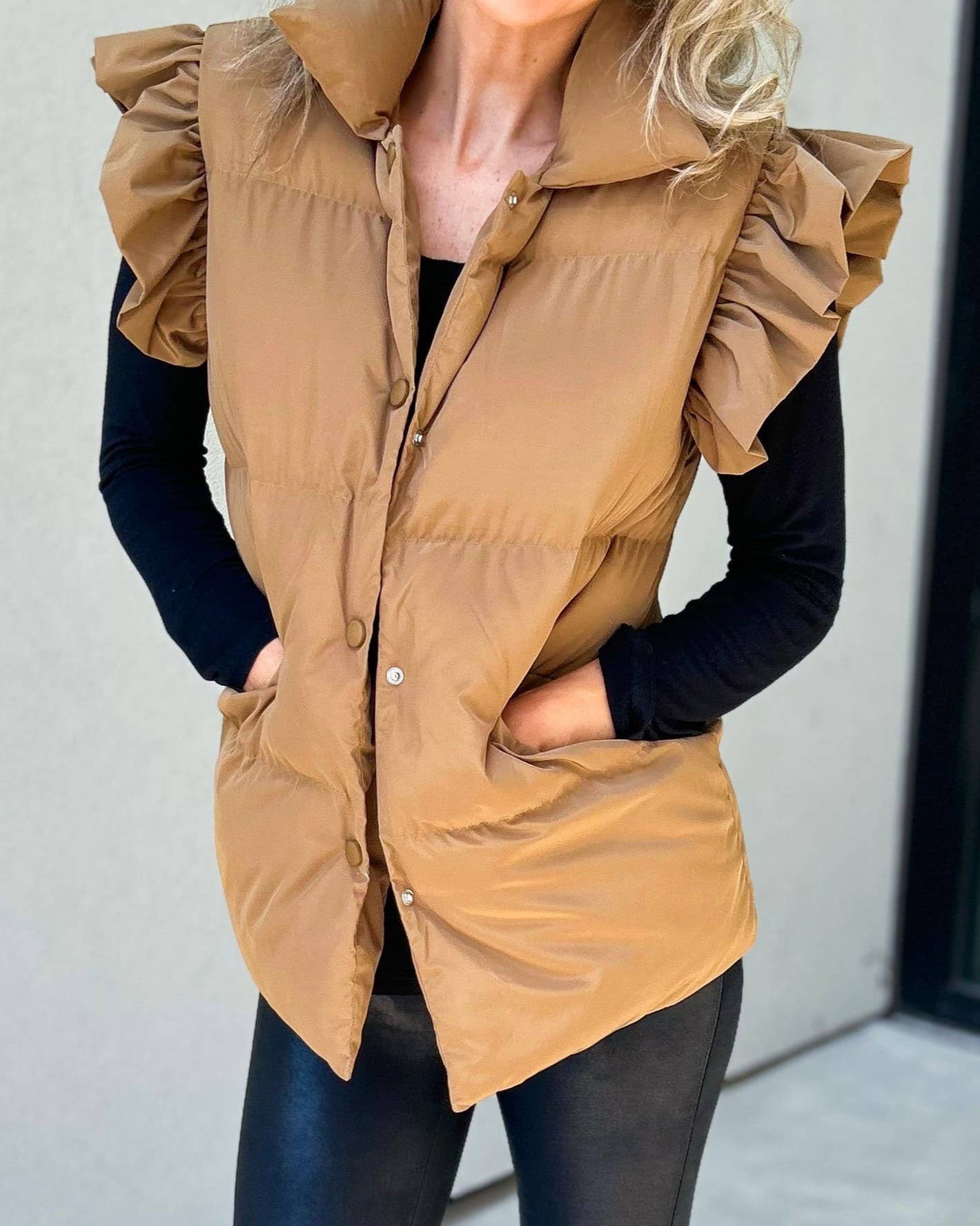 Rosa Clothing - Wholesale Outerwear Vest - Women's - Double Slip Pockets And Ruffled Sleeve Vest4