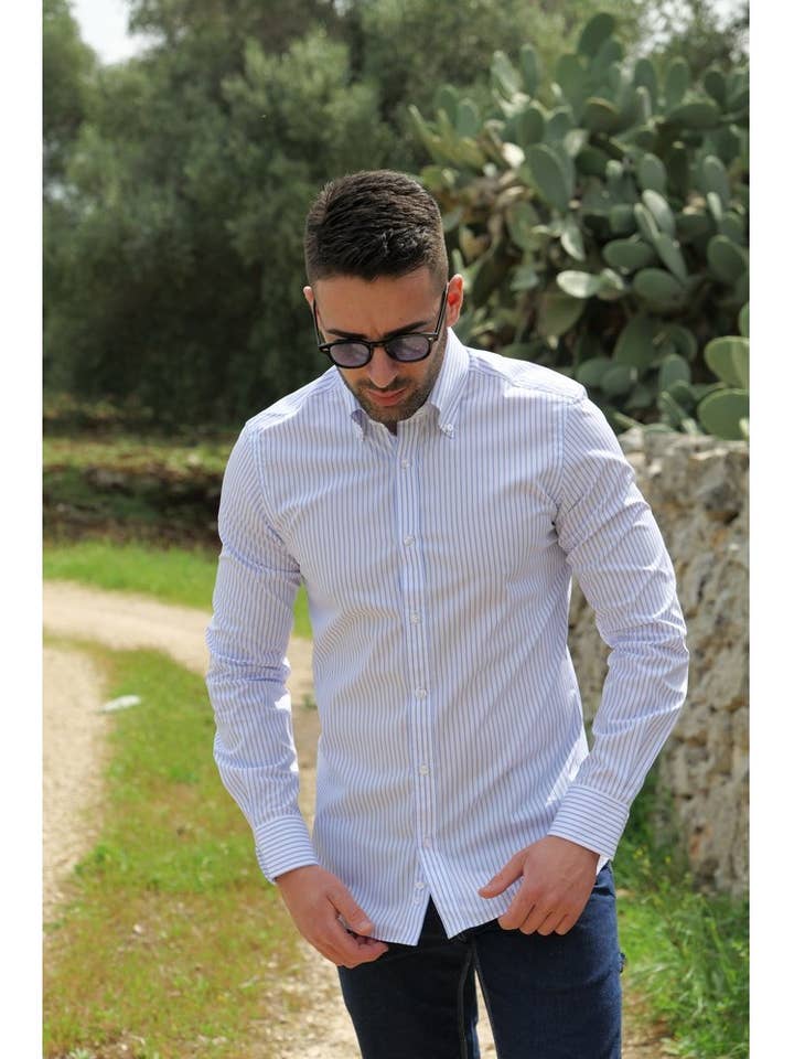 Chemise homme en coton rayé bleu clair pour la vente par Joey & John