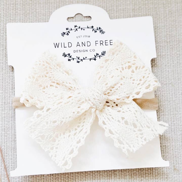 Wild and Free Design Co. - Wholesale Haarstrik - Kinderen - Gehaakte strik met pinwheel1