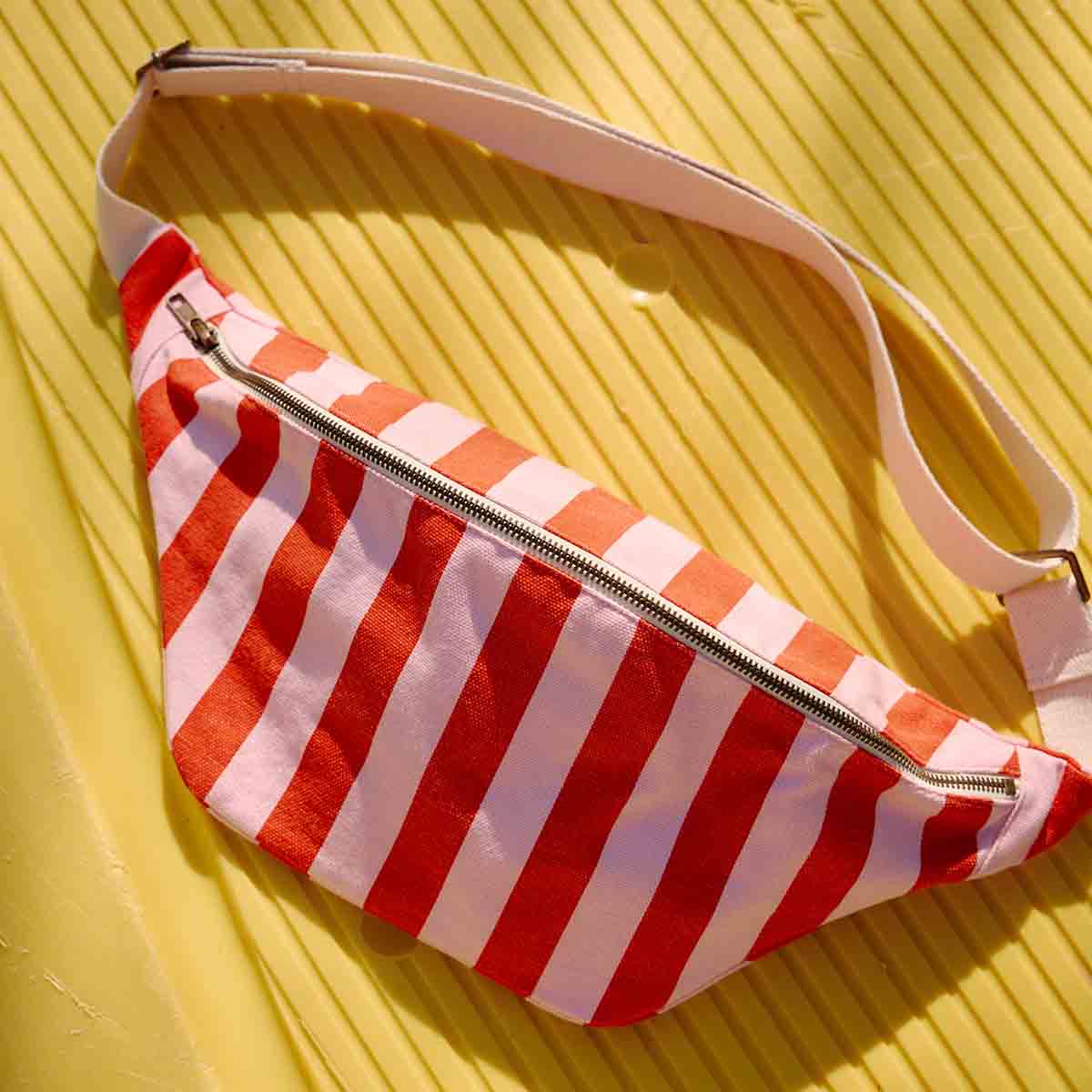 Rose in April - Wholesale Belt Bag - Women's - WOMEN BUM BAG STRIPES  TOMATO / CANDY PINK1