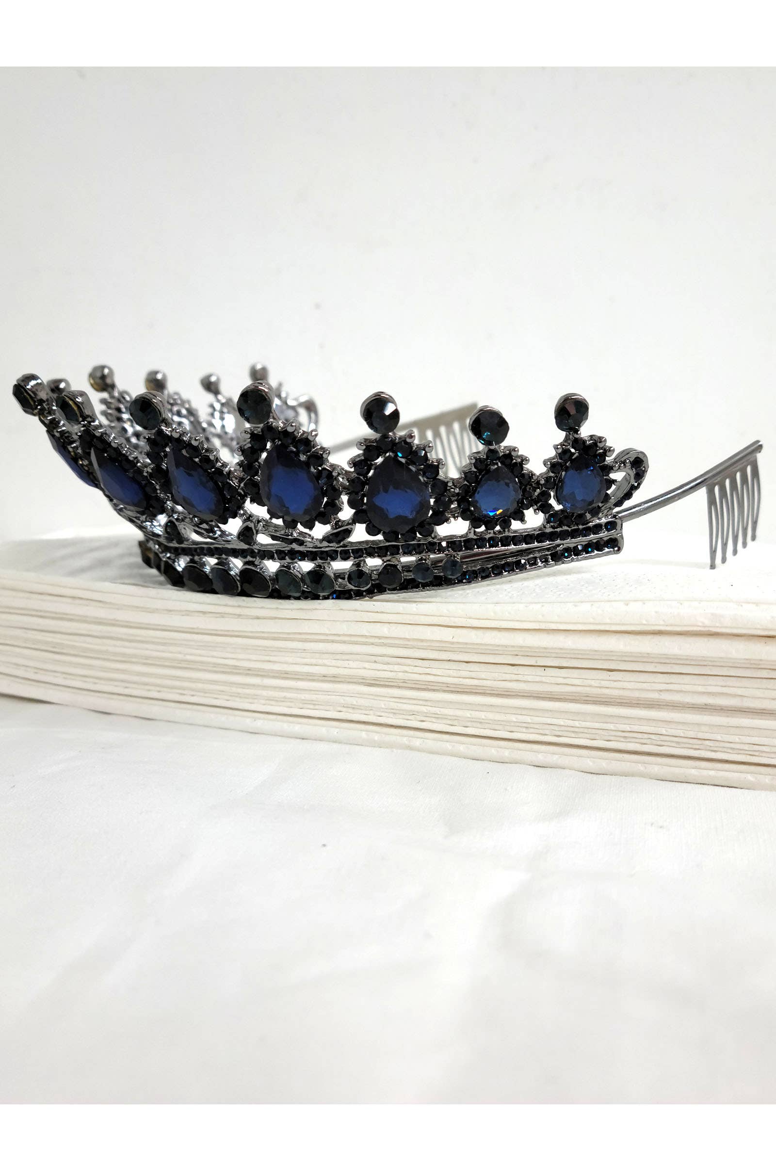Chicas - Wholesale Tiara - Women's - One Size Fits All Metal Tiara With Jewel Rhinestones HT879-36