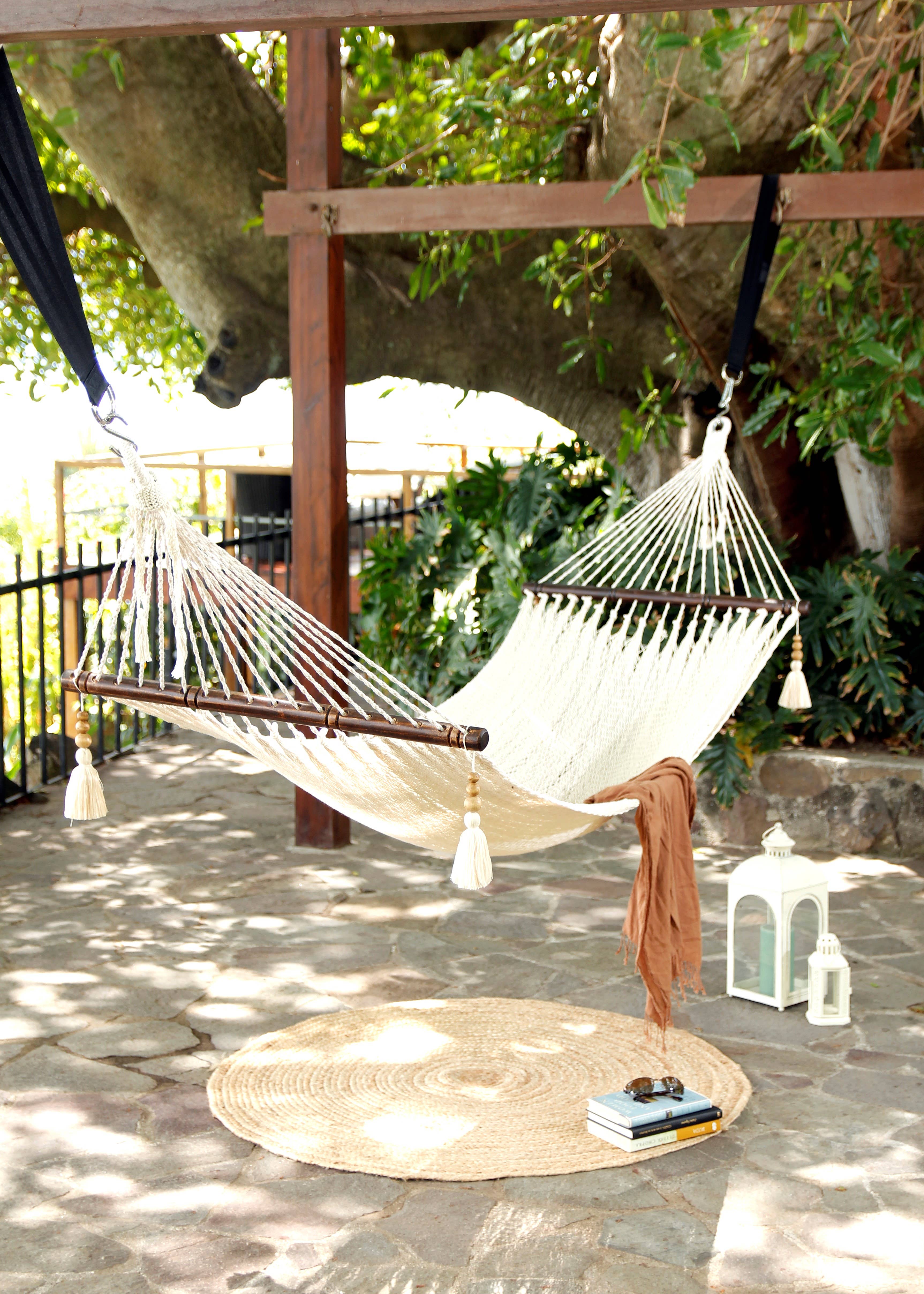 Limbo Imports Hammocks - Wholesale Hammock - Artisan Woven White Hammock With Wood Spreader - Best-seller1