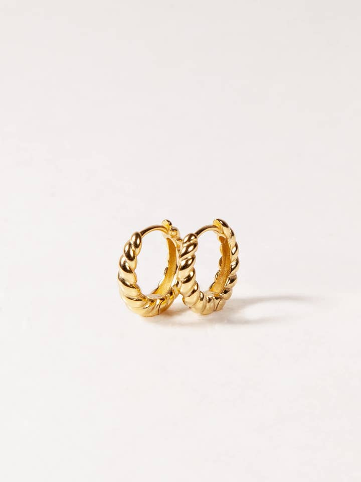 Huggies torsadées pour la vente par Seyyah