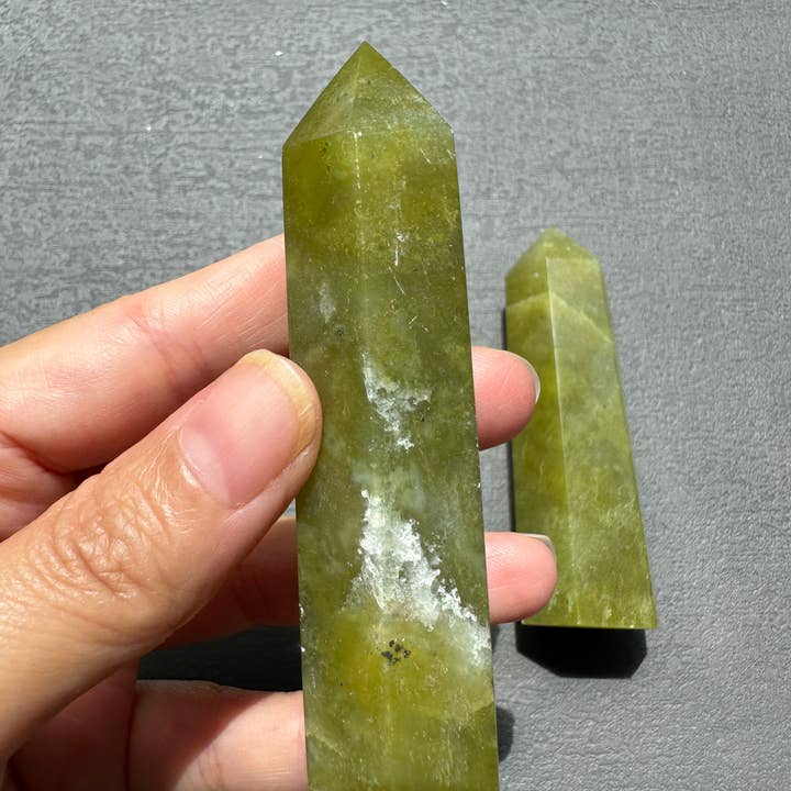 Moon Rituals - Wholesale Spiritual Stone/Crystal - Jade Tower 6-8cm | Natural Jade Crystal for Prosperity, Harmony & Healing | Reiki, Meditation, Chakra Balancing, Positive Energy, Good Luck, Christmas Crystal Gift2