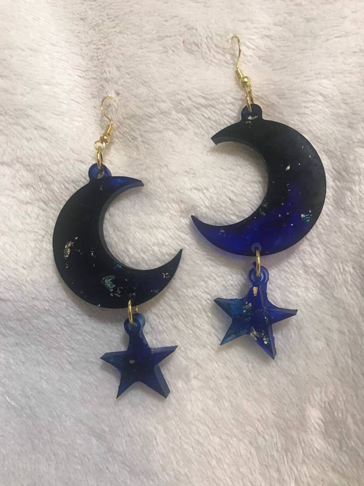 Pendientes de luna y estrella de resina hechos a mano para venta al por mayor de Little Shroom Crafts
