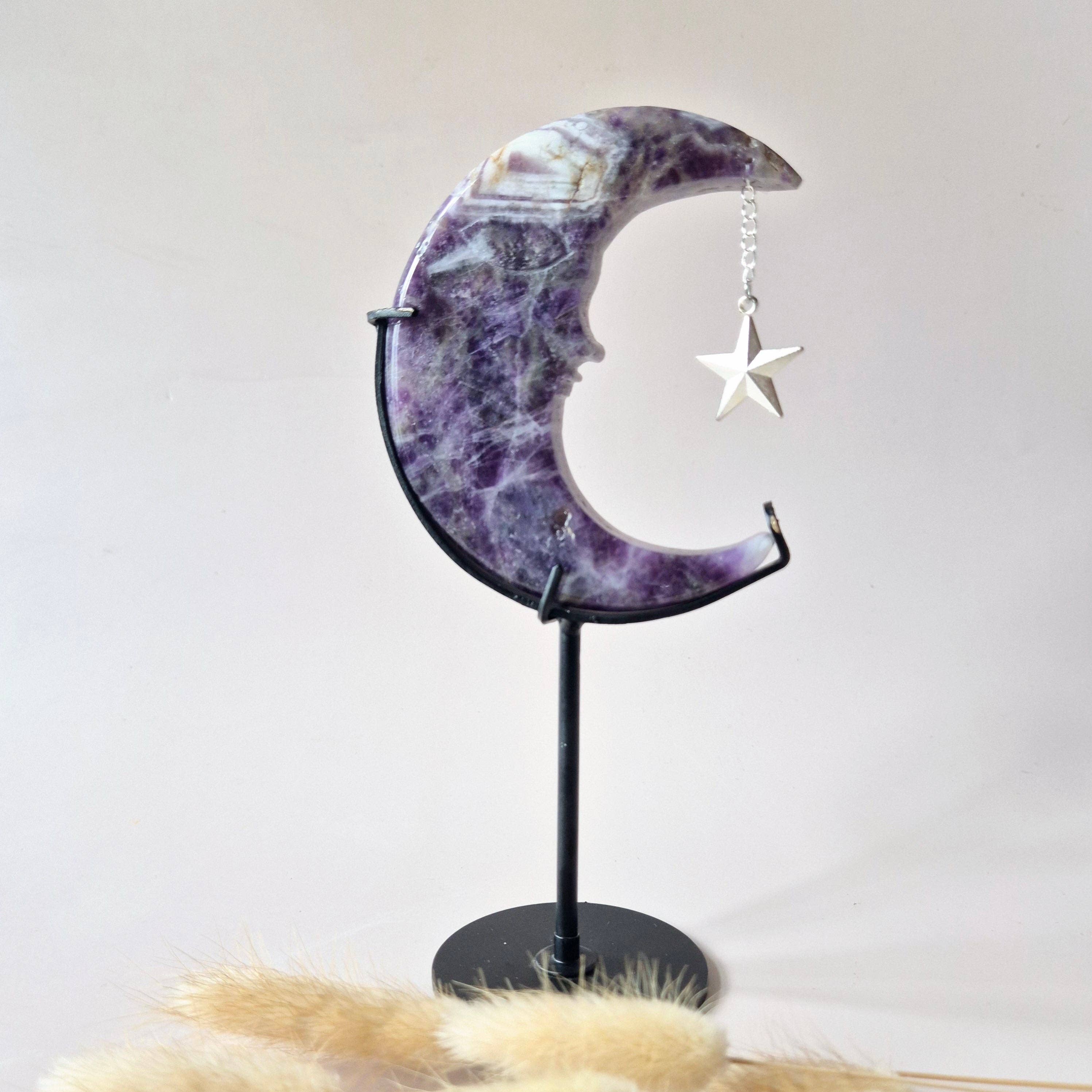 Moonlight Gemstones - Vente Décorations de table - Dream Améthyste Lune sur Support – 10cm #32 - Gravure Visage Pierre Précieuse Intérieur Spirituel0