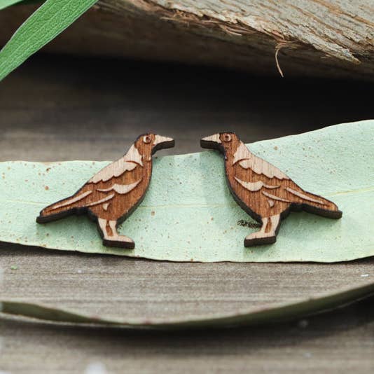 Magpie trästiftörhängen för wholesale av Wood With Words