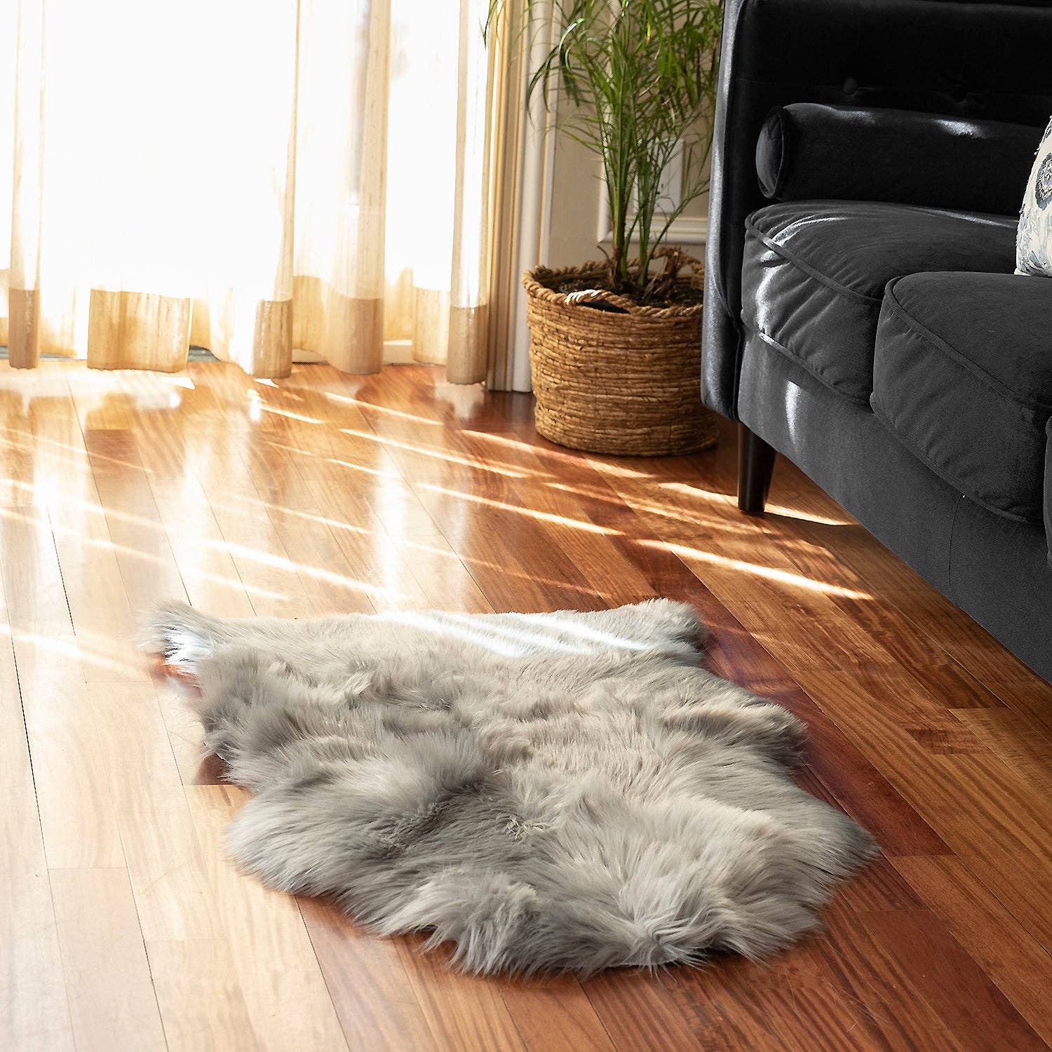 Walk on Me - Wholesale Area Rug - Faux Fur Super Soft and Silky Area Rug Witn Non Slip Backing and Machine Washable15