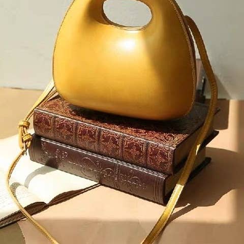 BAGS-2-SLAY – Großhandel Henkeltasche – Damen – BAGS-2-SLAY MOMA Tasche mit einzigartiger Form4