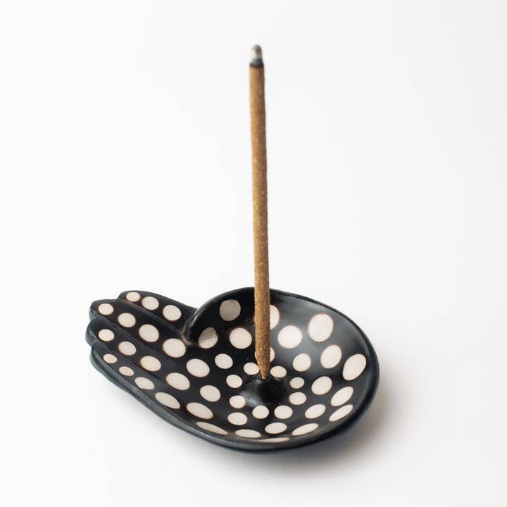 Luna Sundara - Wholesale Incense Holder - Chulucanas Ceramic Incense Holder Modelo Mano