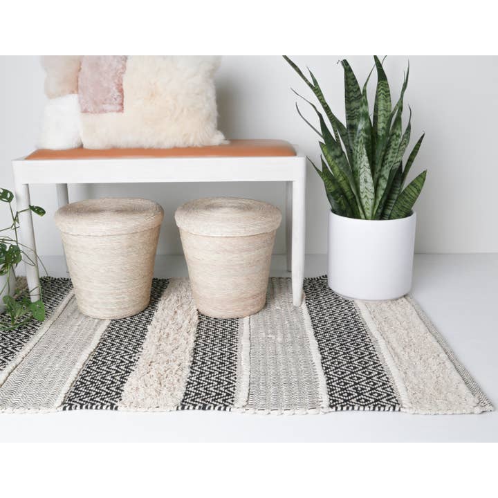 Tapis à chevrons Bundi 19,75 $+ / Plusieurs tailles pour la vente par CLM Enterprises / Home of the Brave NYC