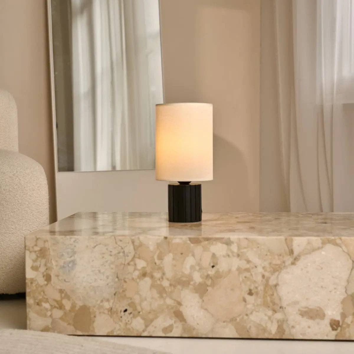 Tavellio - Wholesale Accent/Desk Lamp - Kiko Black Table Lamp | Cozy Desk Lamp with E27 Socket6