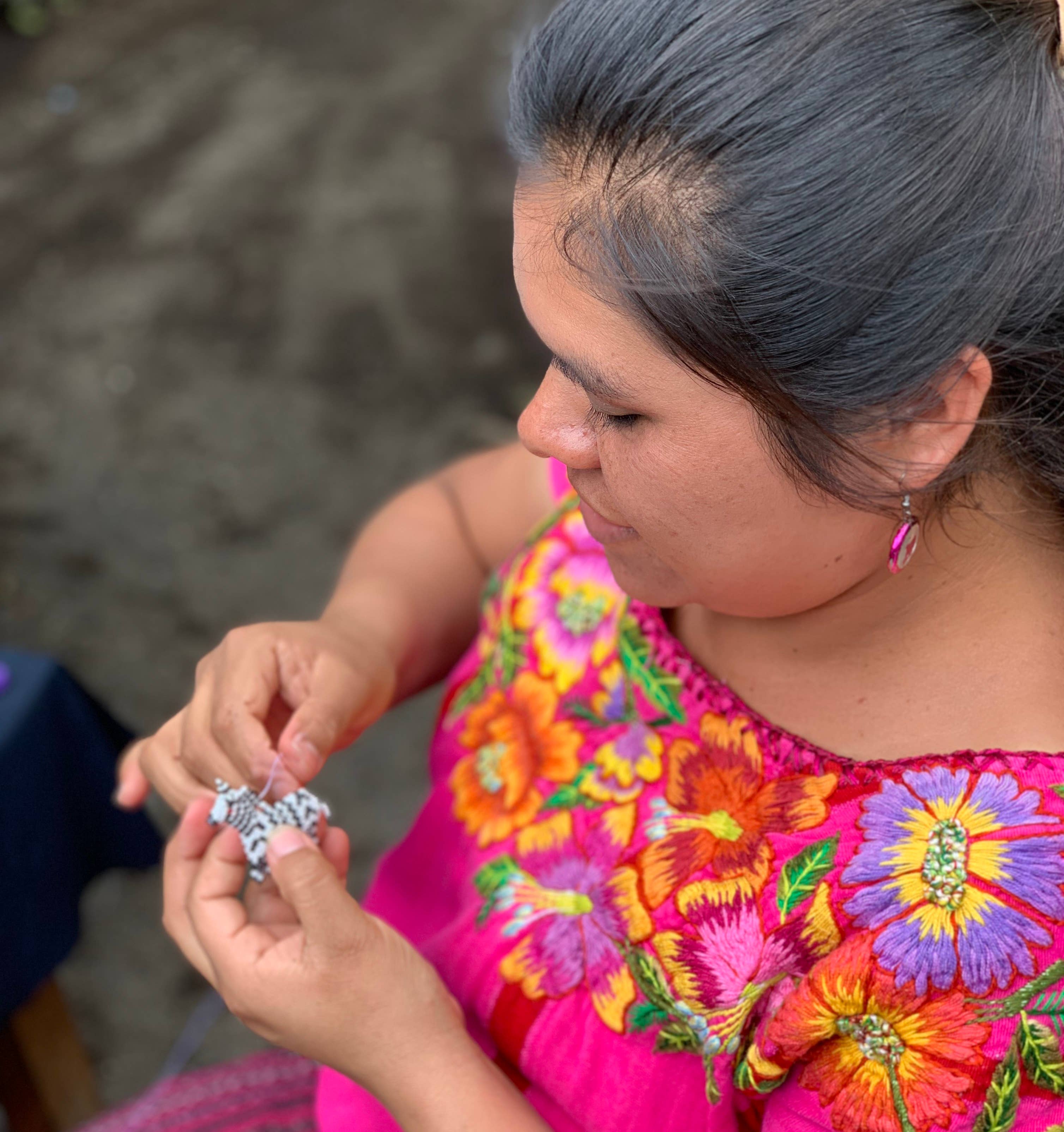 Lumily – wholesale Nyckelringar - Dam – Glass Cone Seed Pärla Nyckelkedja - Guatemala6