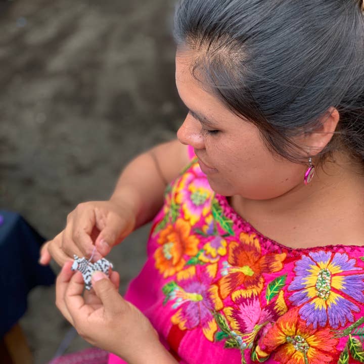 Lumily – wholesale Nyckelringar - Dam – Glass Cone Seed Pärla Nyckelkedja - Guatemala6