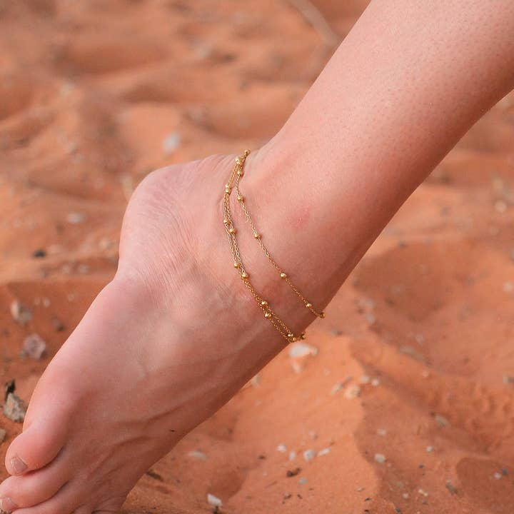 Rose and Clay – wholesale Vristlänk – Artemis fotlänk i guld