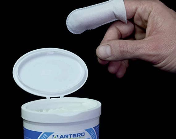 ARTERO UK LTD - Vente Produit de toilettage – chien - Dés à coudre pour le nettoyage des oreilles Artero1