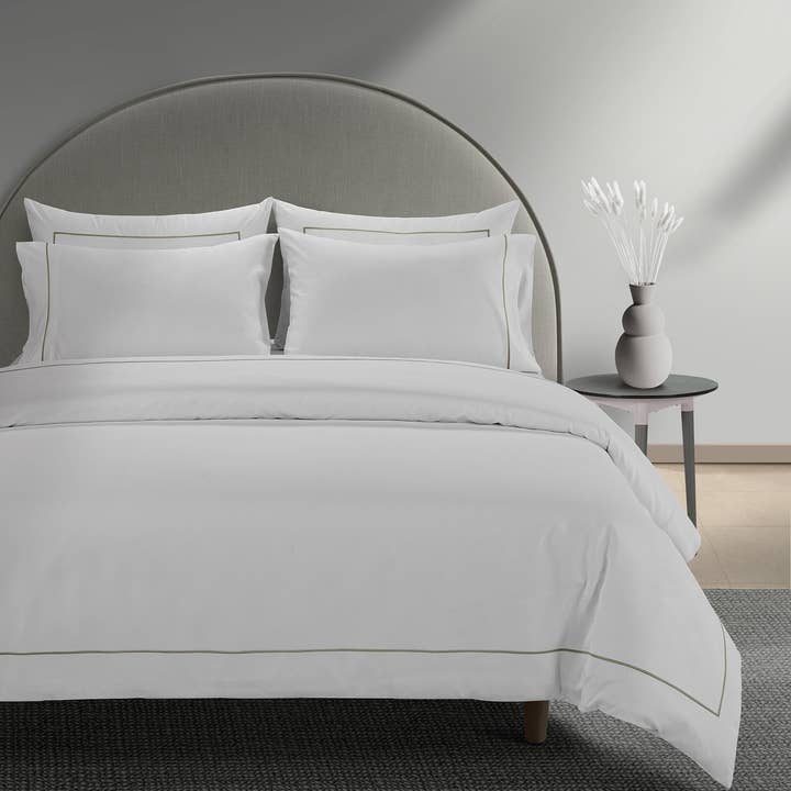 800 Thread Count Egyptian Cotton Cedarhurst LUXE Bedding Set - Mink for wholesale on Faire