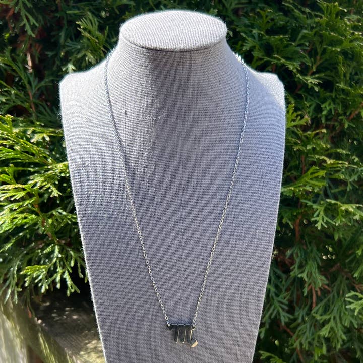 Skorpion - Stjernetegn Symbol Halskæder - Delikat - Stål for engroshandel hos Earth Star Healing Collective