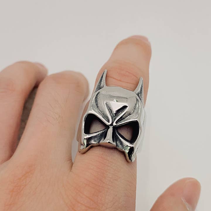 Mio Queena – Großhandel Siegelringe – Ring aus Edelstahl mit Batman-Kopf — MJ/MR