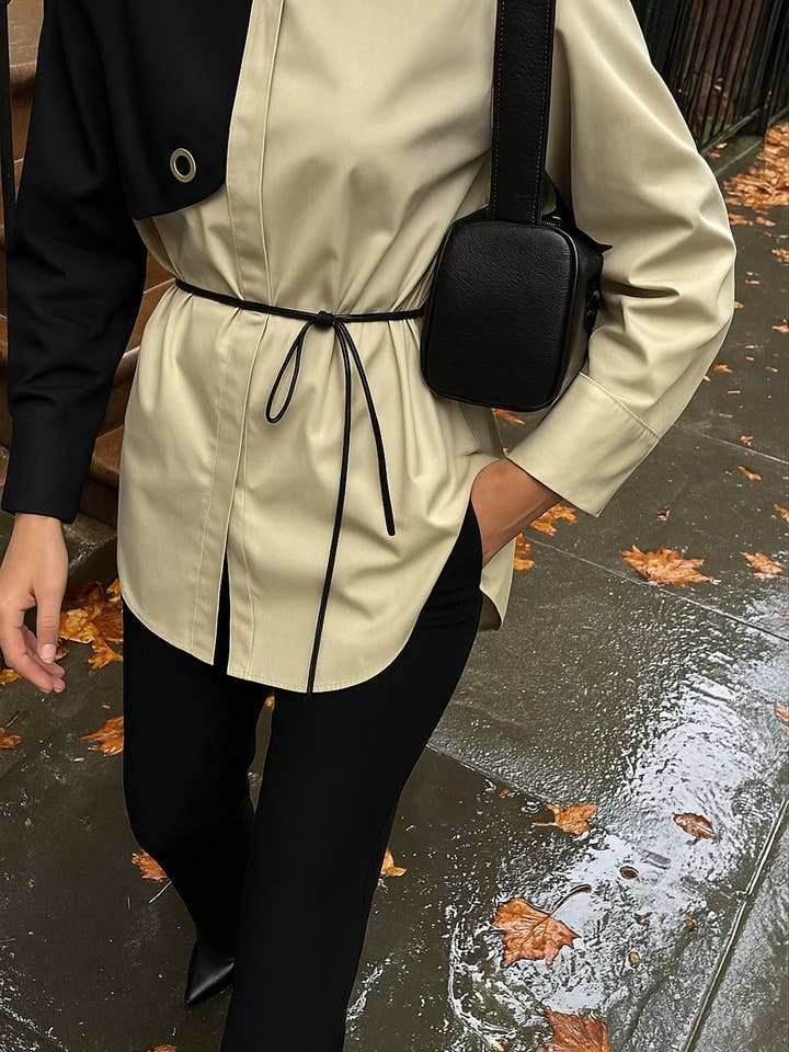 CAMICIA BICOLORE CON CINTURA E DETTAGLIO AD ANELLO A D - Misto Cotone per la vendita all'ingrosso da parte di Touché Privé EU