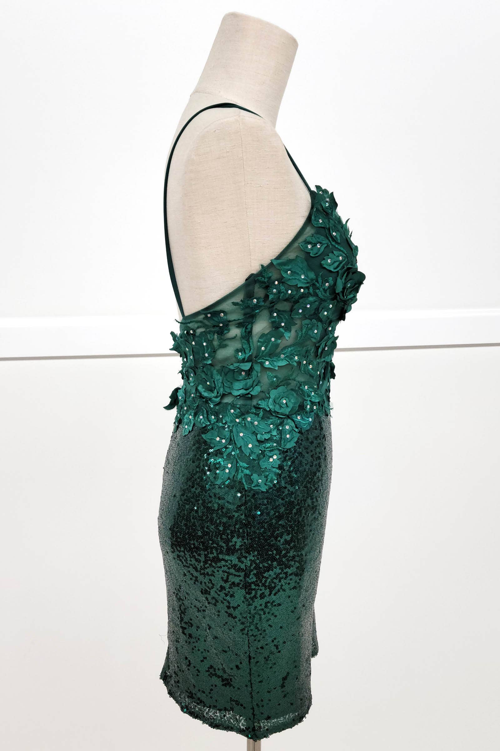 Chicas - Vente Robe – femme - Robe courte à paillettes et broderies florales C80831