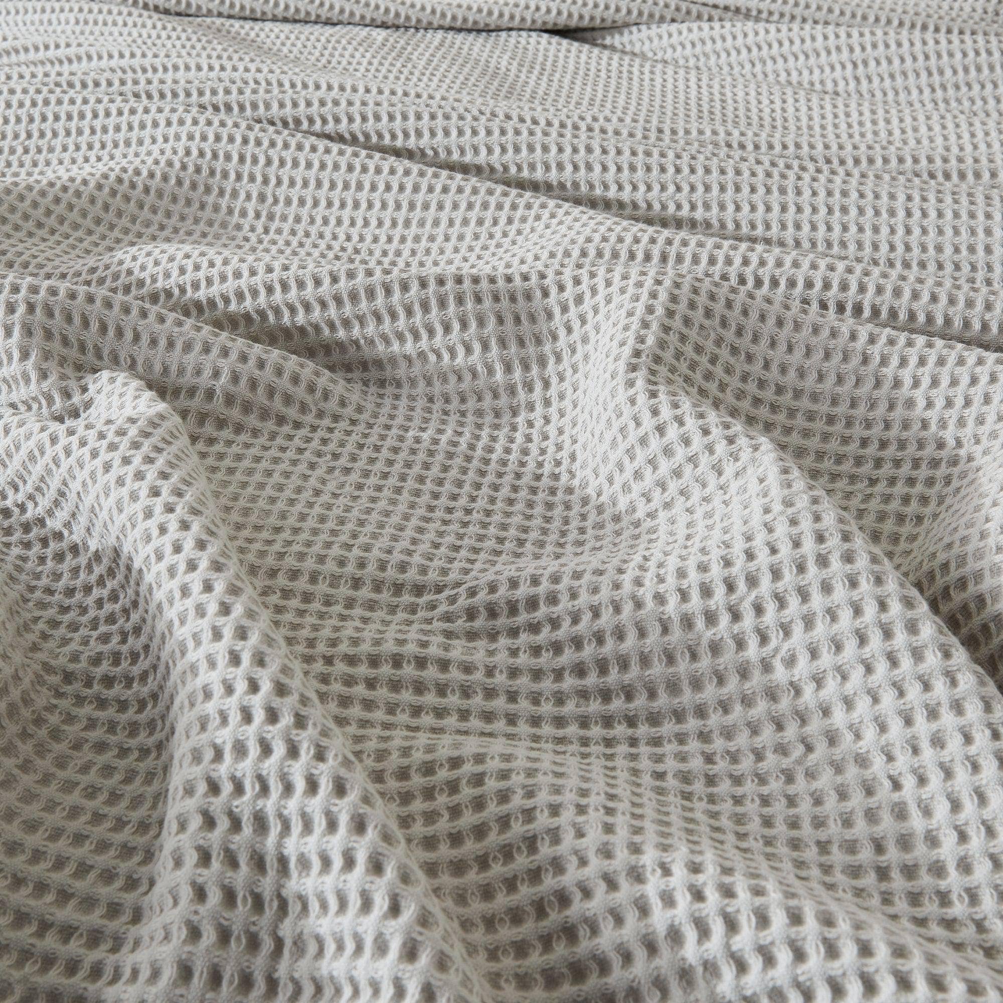 BH Collective - Wholesale Bedding Blanket - Bed Blanket - 100% Cotton Waffle Weave - Mikala Collection1