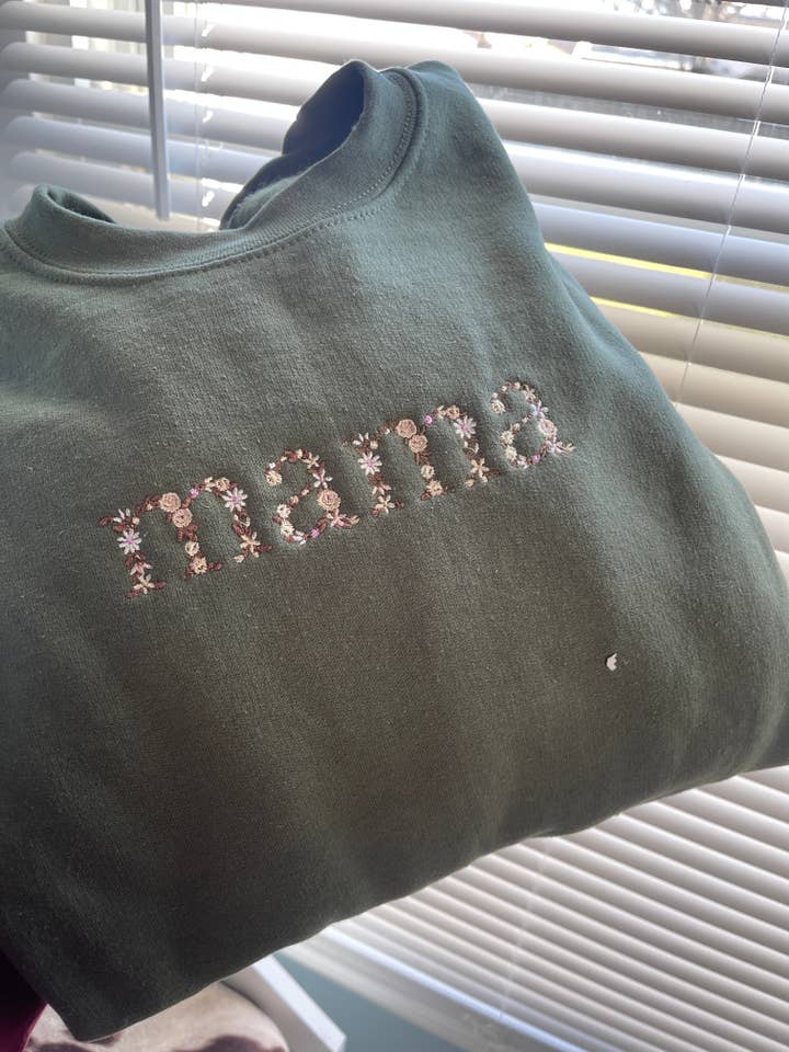 Maman aux fleurs pour la vente par Simple threads by Jocelyne