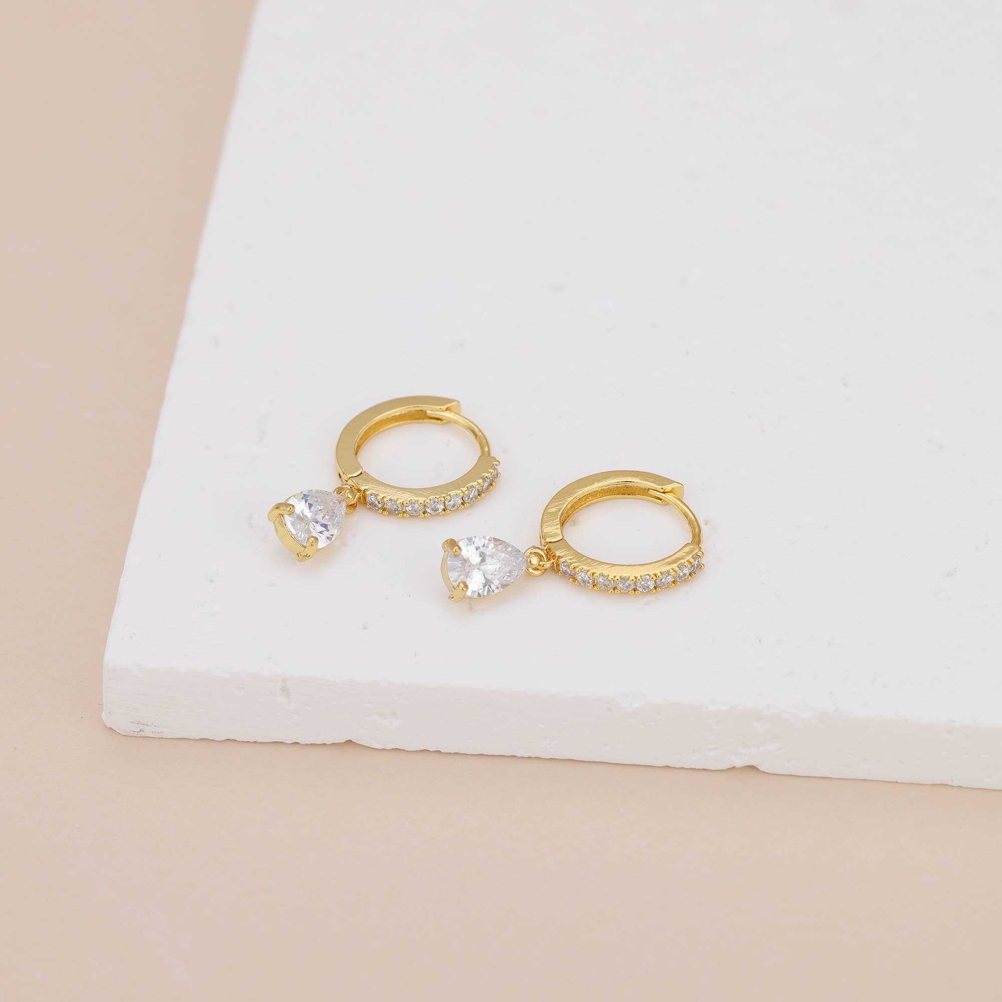 Melange Blanc - Vente Petits anneaux - Boucles d'oreilles pendantes créoles à charnière en forme de larme dorée avec baguette E0197