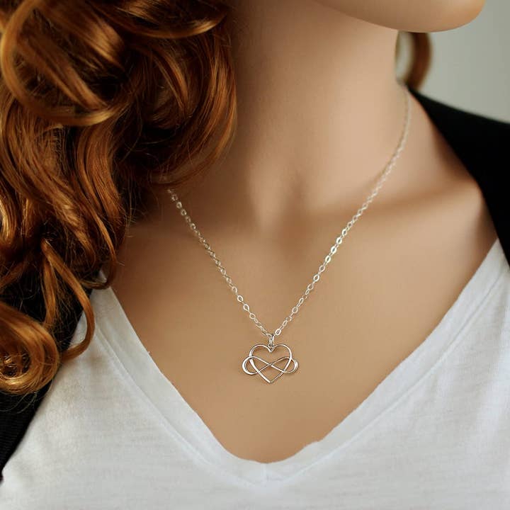 A Charmed Impression – wholesale Hänge-/berlockhalsband – Unbiologisk mor- och barngåva • Sterlingsilver • Infinity Heart Halsband • Minnessmycken • Adoption Gotcha Day-gåvor för kvinnliga flickor • Dotter styvdotter • Unik meningsfull