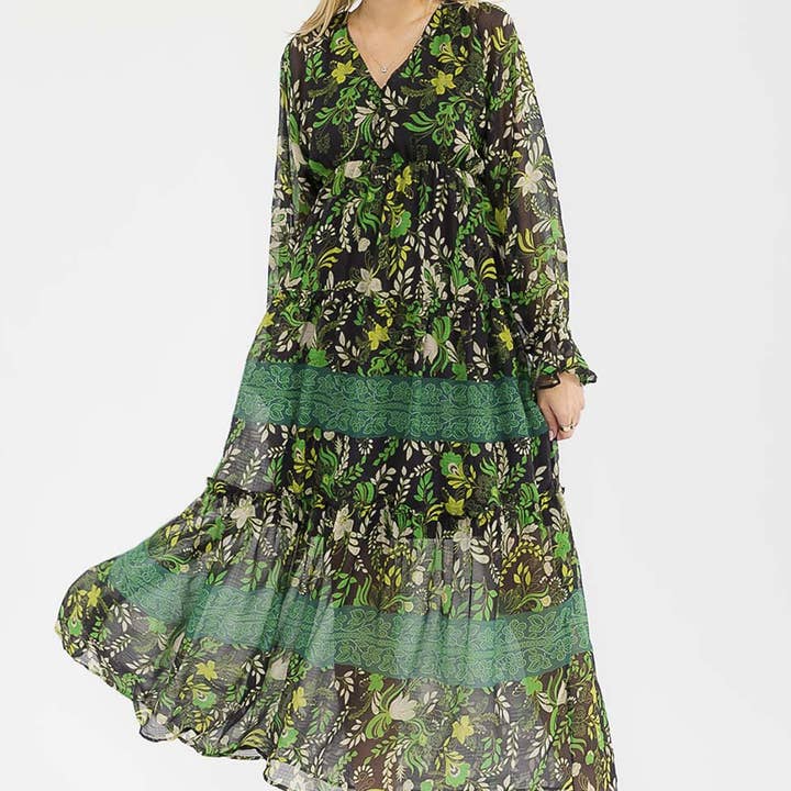 Robe maxi à manches longues à fleurs avec dos lacé pour la vente par IWT Brands