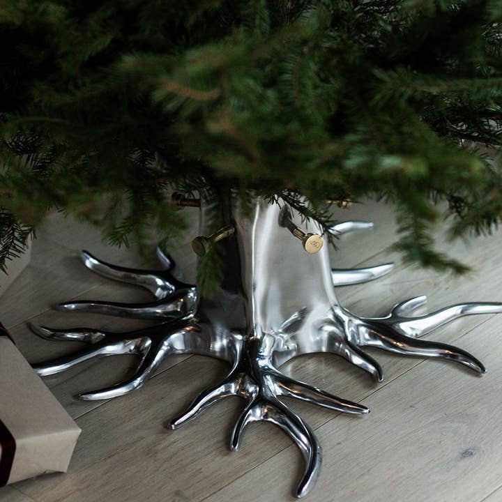 Garden Glory - Wholesale Christmas Decoration - CHRISTMAS TREE STAND “THE ROOT” – SILVER