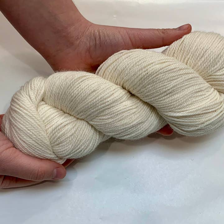 Lanart Alpaca - Wholesale Yarn - Baby Alpaca 100% Chunky Yarn Hank (bag of 5 hanks
)