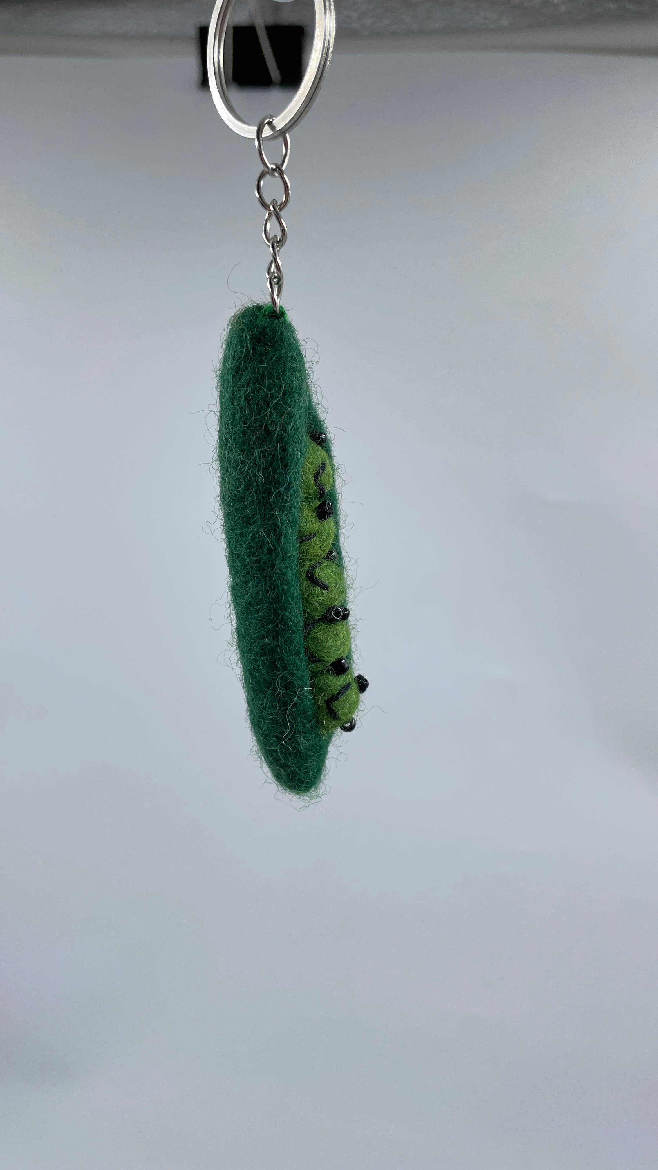 Funky Yak Ltd – wholesale Keychain – Women's – Handmade Felt Veggie Keyrings: Peas1