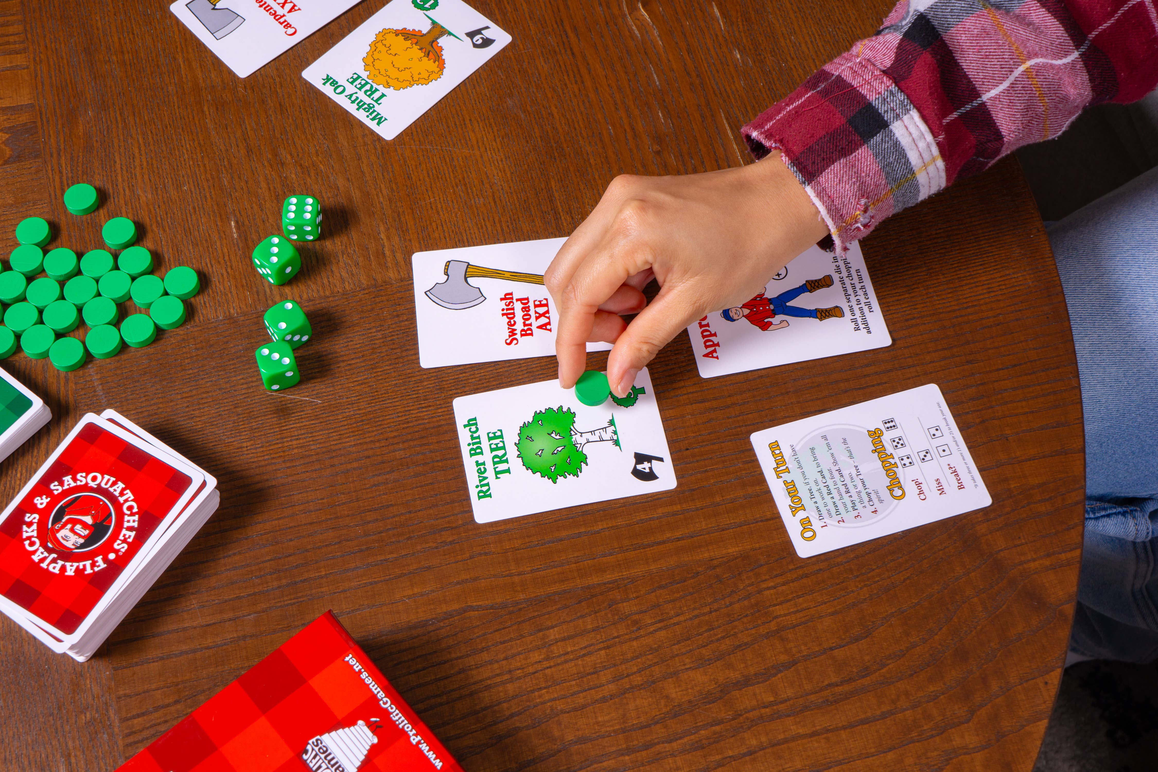 Left Justified Studio & Prolific Games - Wholesale Kaartspel - Flapjacks & Sasquatches — Een houthakkerskaartspel voor het hele gezin11