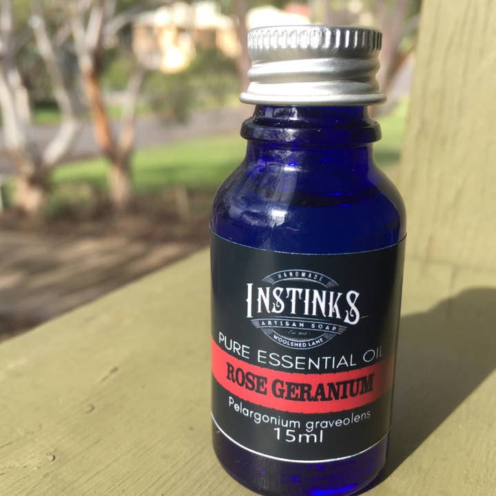 Huile essentielle pure de géranium rose pour la vente par INSTINKS