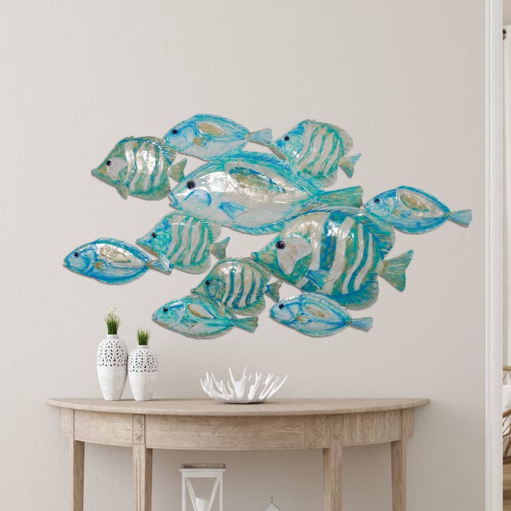 Décoration murale rustique en forme de poisson, bleu de mer géant, avec coffre-fort extérieur Capiz pour la vente par Eangee Home Design