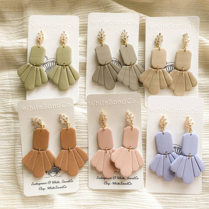 Elegante oorbellen van klei voor wholesale door WhiteSandCo