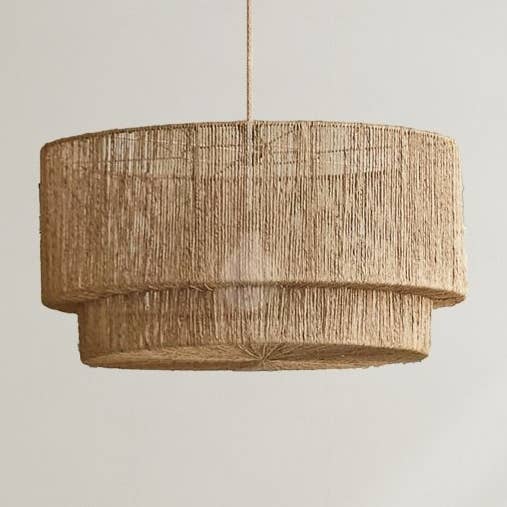 Lampe suspendue en rotin en dentelle lumineuse pour la vente par Rowabi