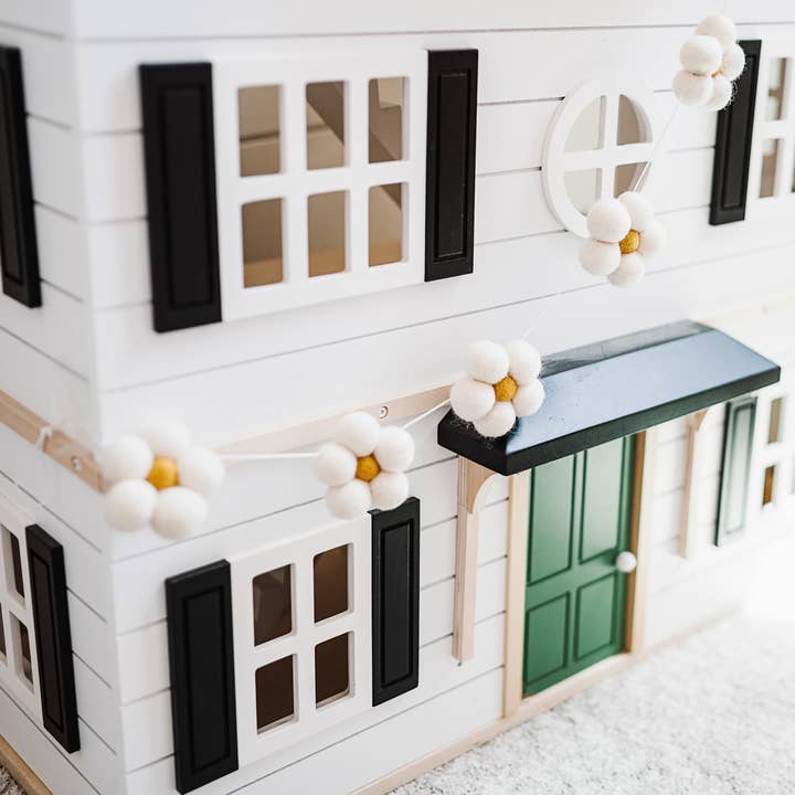 Daisy Kedja - ullboll krans för wholesale av Joy Felts