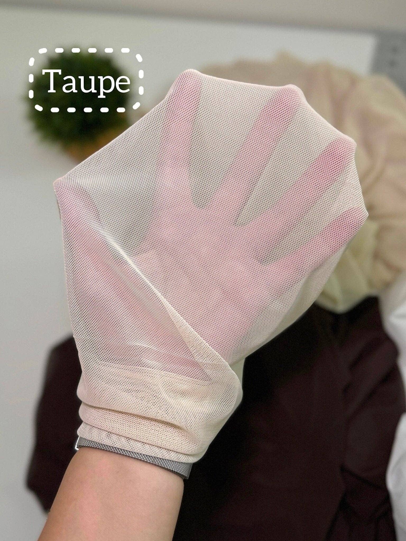 GalaTextile - Vendita all'ingrosso Tessuto - POWER MESH elasticizzato in 4 direzioni, nylon spandex a rete nuda, tessuto morbido e trasparente di alta qualità a prezzi accessibili, colori neutri1