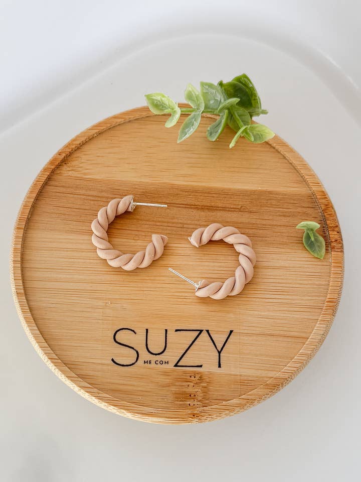 Boucles d'oreilles torsadées Suzy pour la vente par SuzyMe