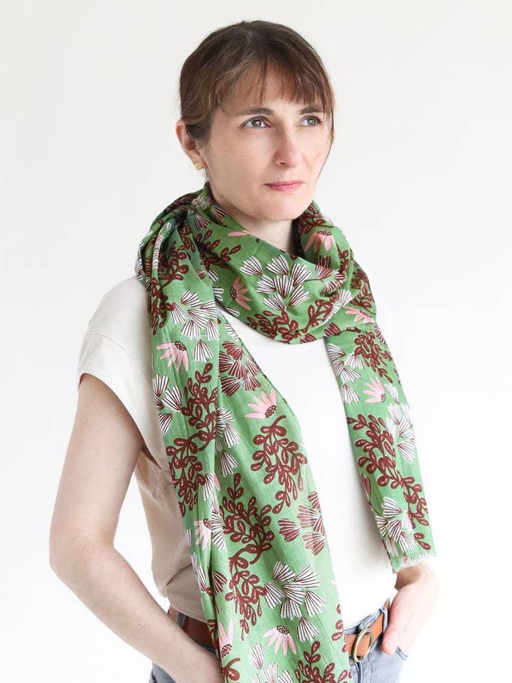 Écharpe 100 % coton biologique / Fines Fleurs - vert pour la vente par Djian