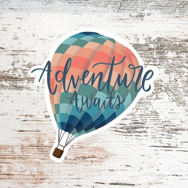 Melan Craft Co - Venta al por mayor Pegatina - Adhesivo para globo aerostático Adventure Awaits | Vinilo impermeable2