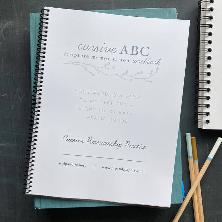 Cahier de mémorisation cursive des Écritures ABC pour la vente par Pip & J Papery