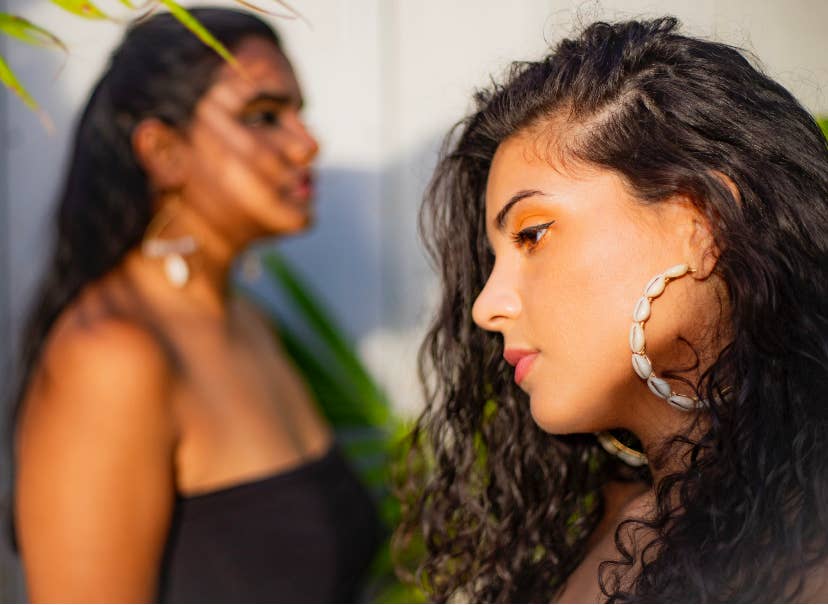 Bellacee Jewelry – wholesale Hoop earrings – Cowrie Shell Hoops- Tropical hoops- Vacation Hoops9